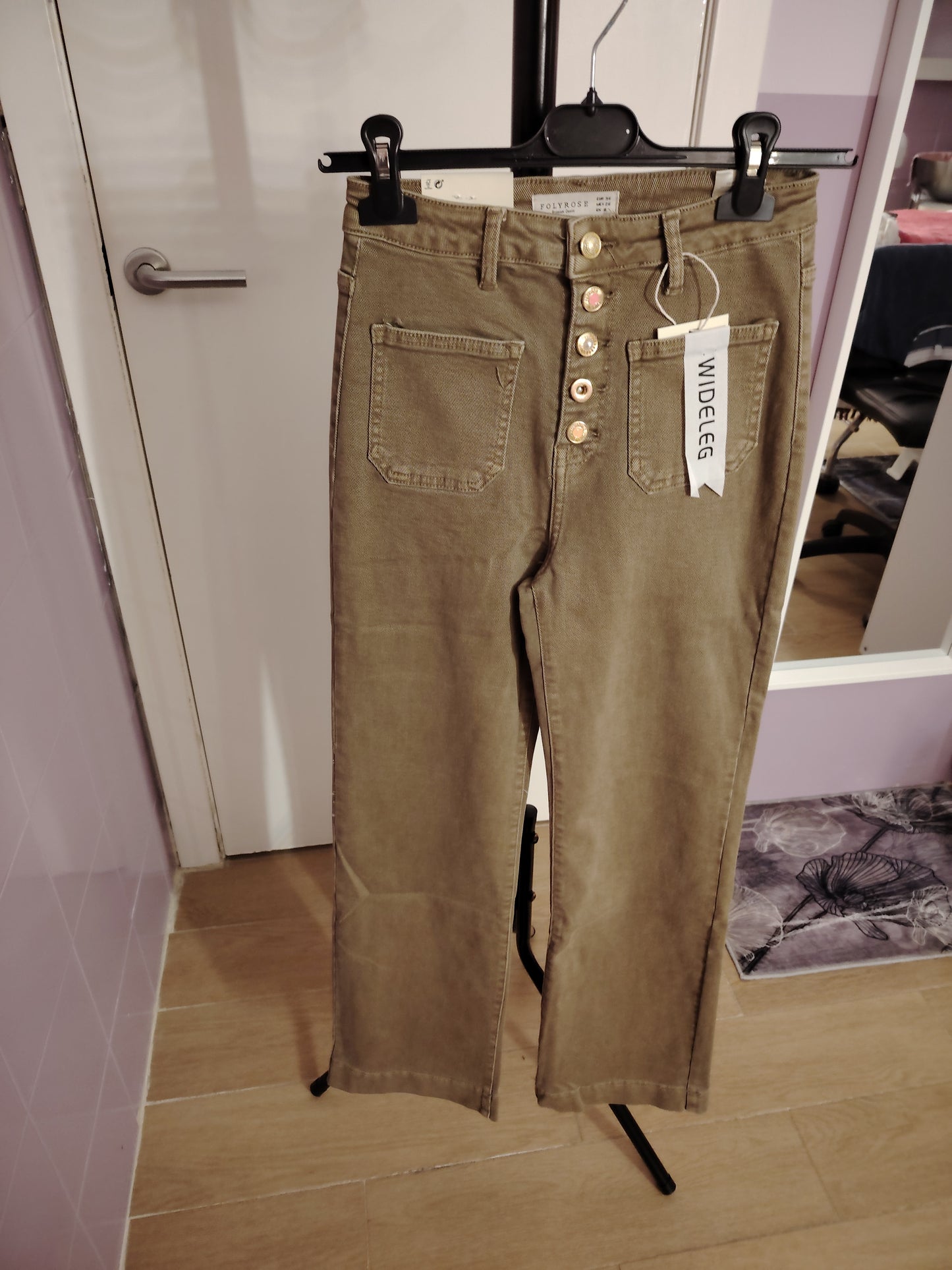 Pantalón vaquero botones cámel