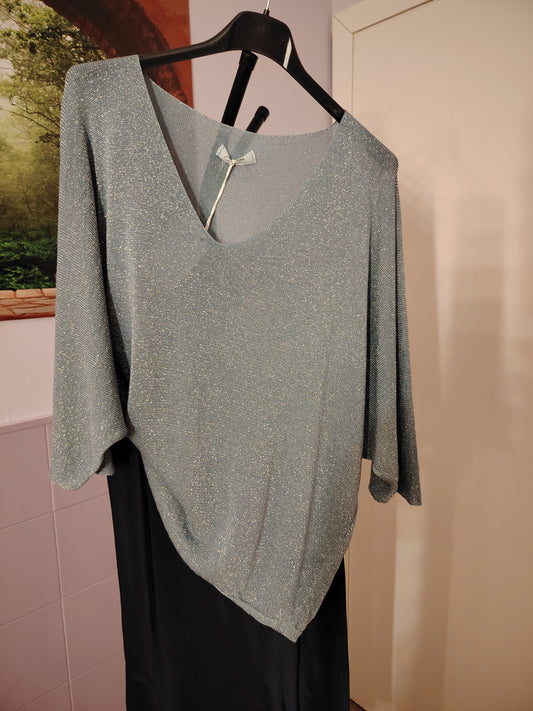 Blusa gris brillo